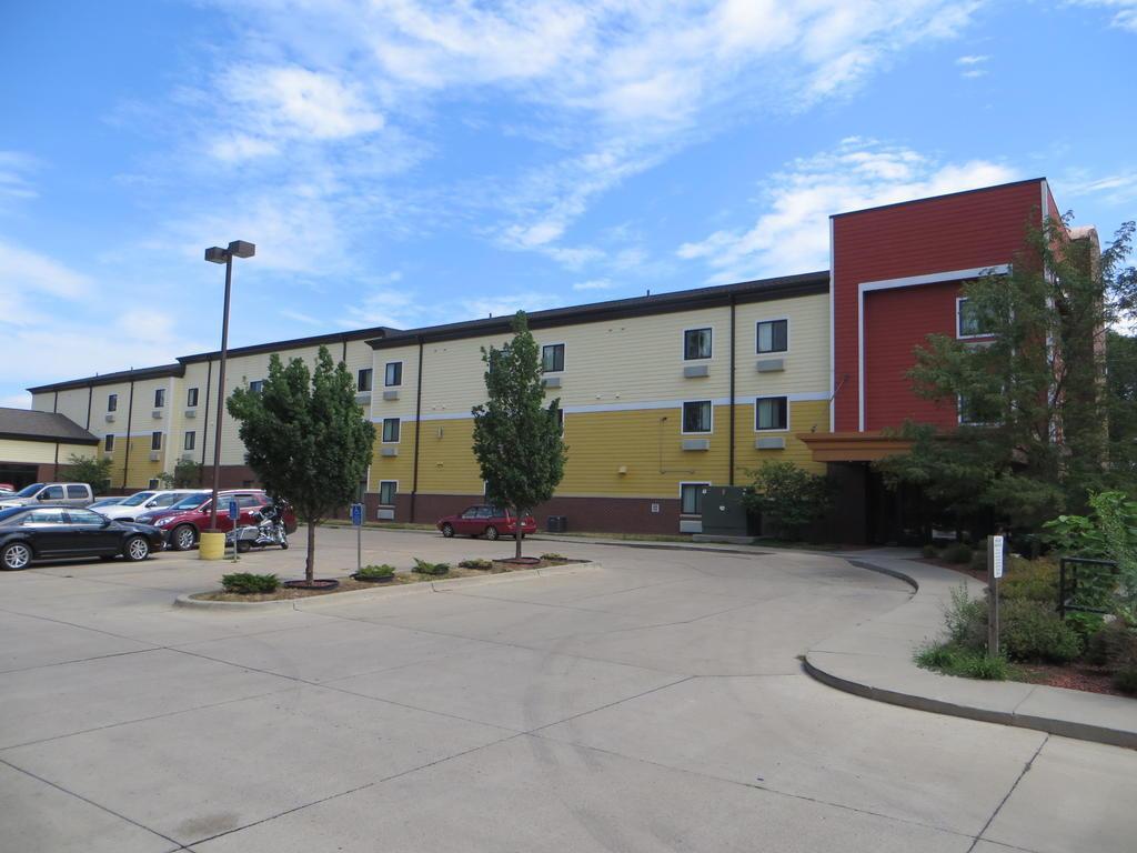 Econo Lodge Inn & Suites Fairgrounds Des Moines Exterior photo